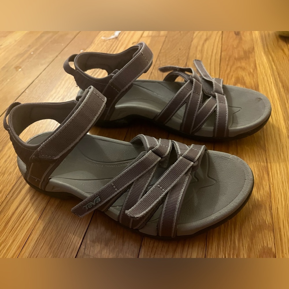 Teva Tierra PTRF Women's 7.5 M Grey/Purple Strap Sandals